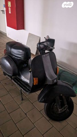 פיאג'ו וספה PX200E