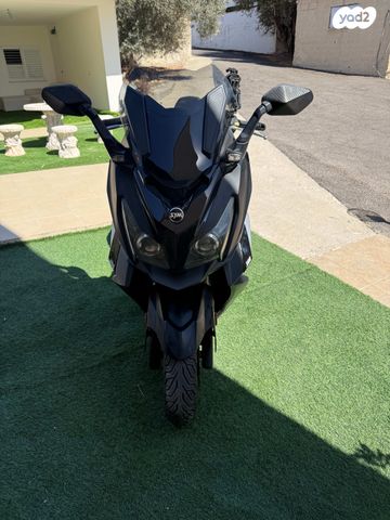 מודעת רכב סאן יאנג קרוזים 300