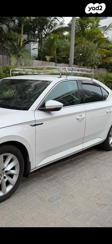 feedItemObj.data.row_1