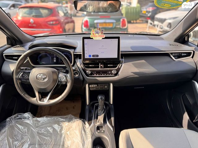 טויוטה קורולה קרוס