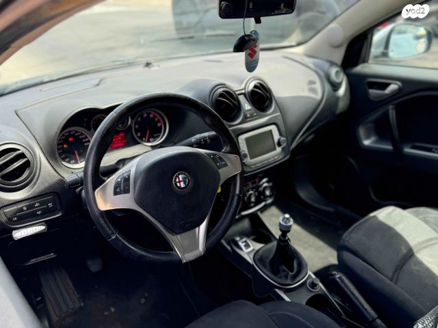 אלפא רומיאו מיטו