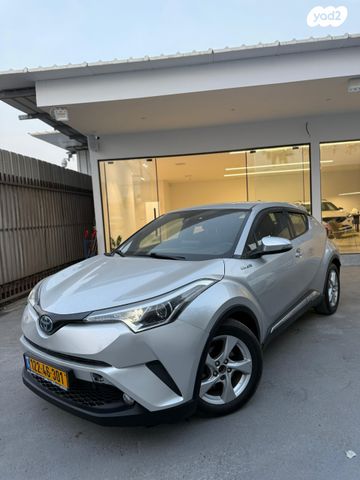 מודעת רכב טויוטה C-HR