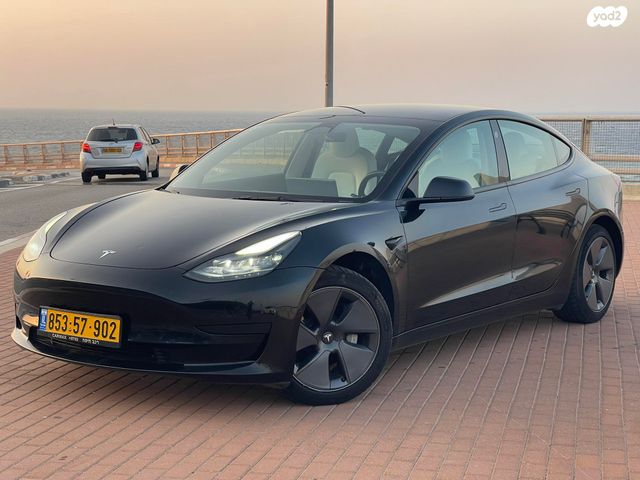מודעת רכב טסלה מודל 3