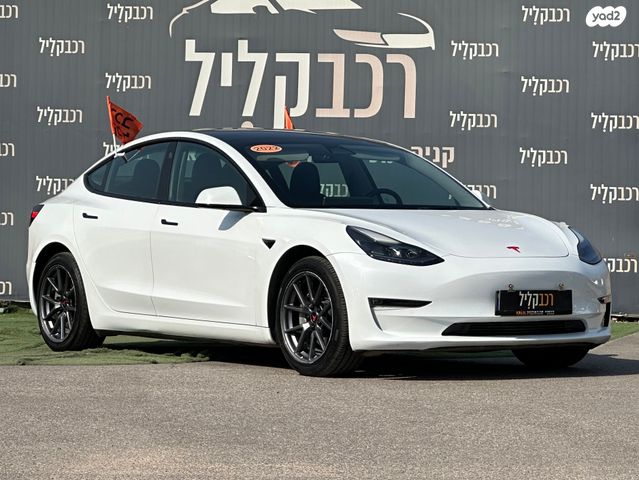 מודעת רכב טסלה מודל 3