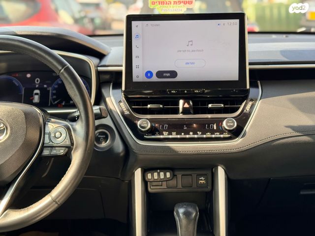 טויוטה קורולה קרוס