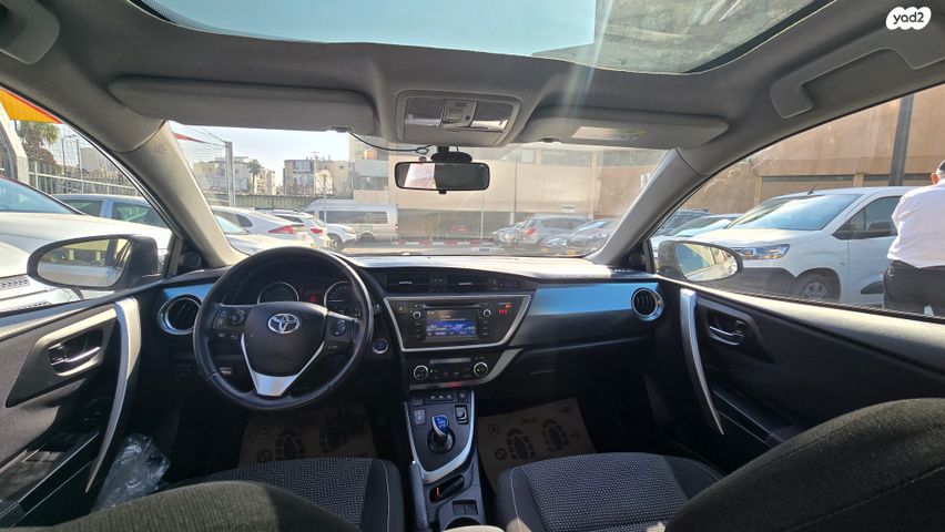 טויוטה אוריס