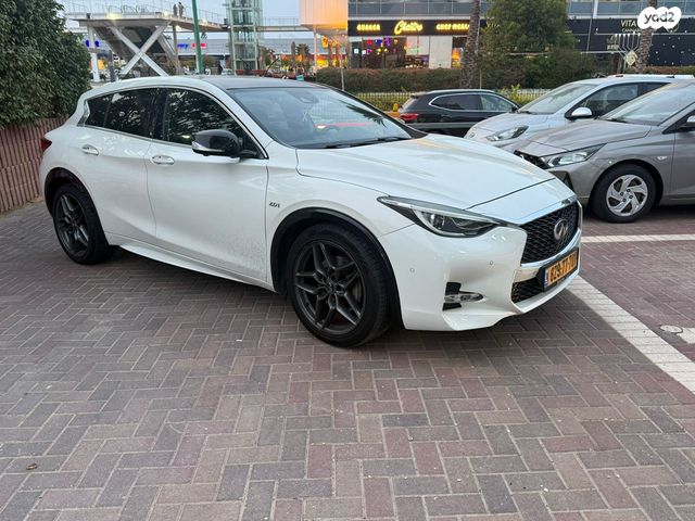 אינפיניטי Q30