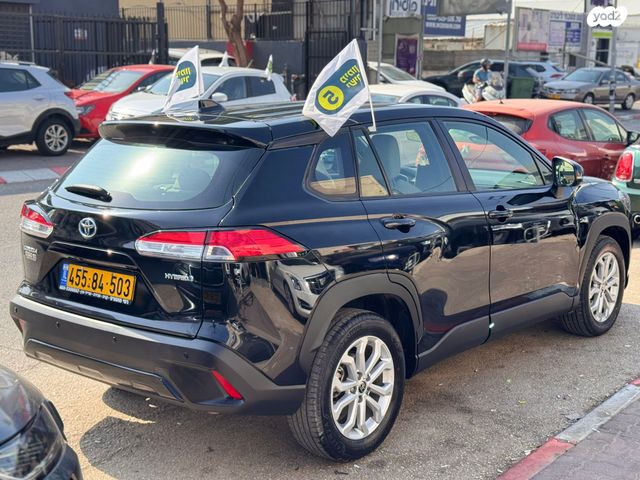 טויוטה קורולה קרוס