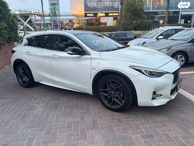 אינפיניטי Q30