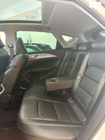 ג׳ילי Geometry C