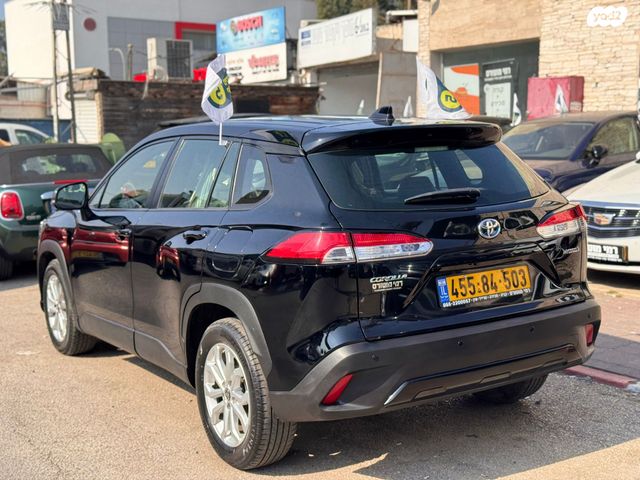 טויוטה קורולה קרוס