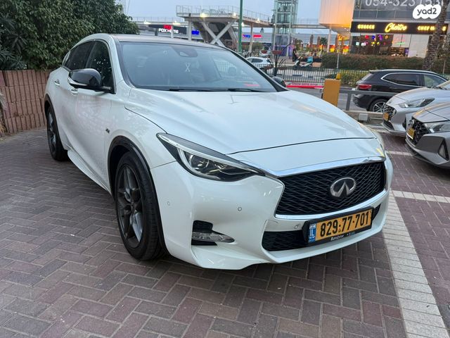 אינפיניטי Q30