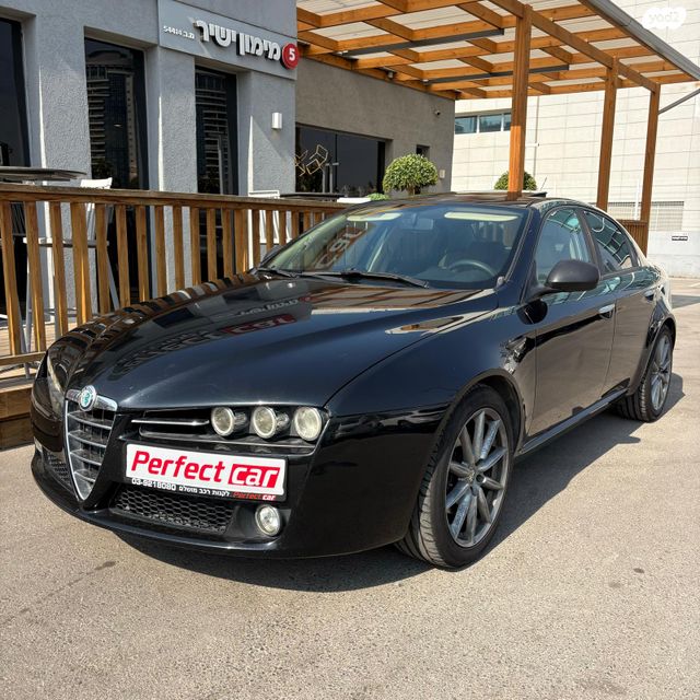 159 4X2 Medium ידני בנזין סדאן 4 דל 2.2 (185 כ״ס)