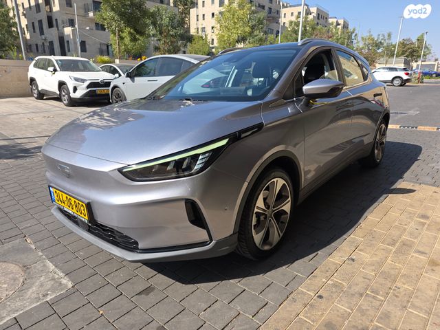 מודעת רכב ג׳ילי Geometry C