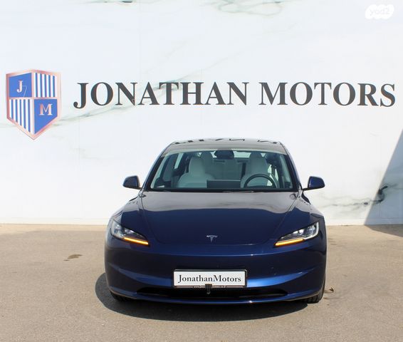 מודעת רכב טסלה מודל 3