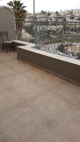 גג/ פנטהאוז, צונדק 10, רמות, ירושלים