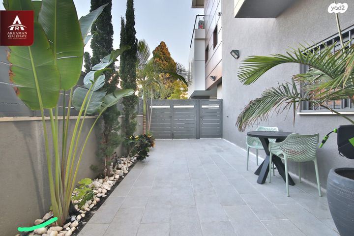 דירת גן, האורנים 17, מרכז העיר, סביניה, הוותיקה, קרית ביאליק