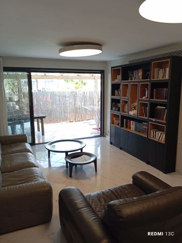 אבן גבירול 8