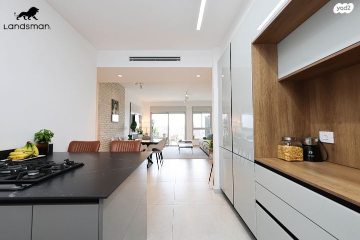 דירה, הפלמ"ח 137, שאר העיר, קדימה צורן