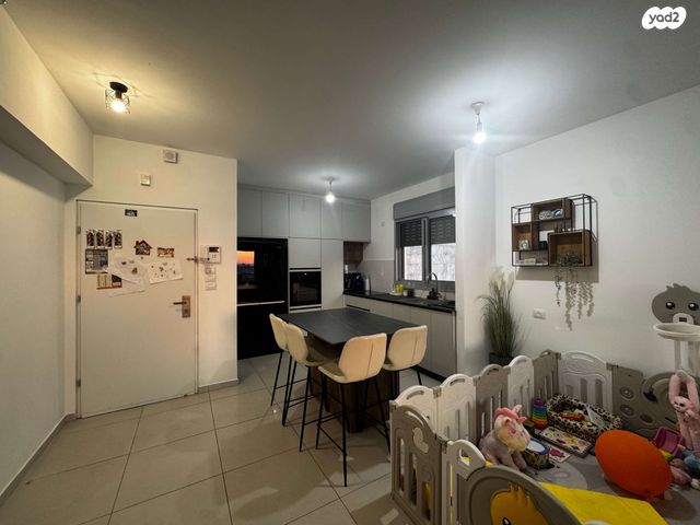 דירה, ליבנה 8, יצחק שמיר, נהריה