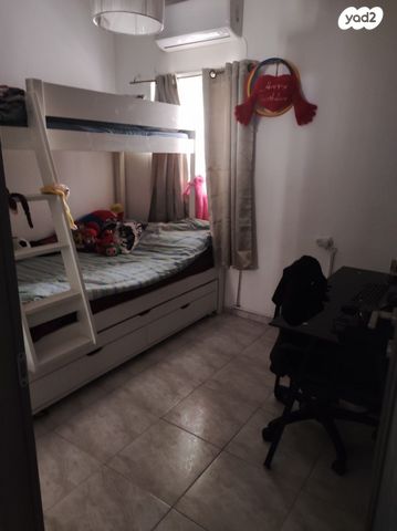 דירה, השר רבינוביץ 22, הנביאים, בת ים