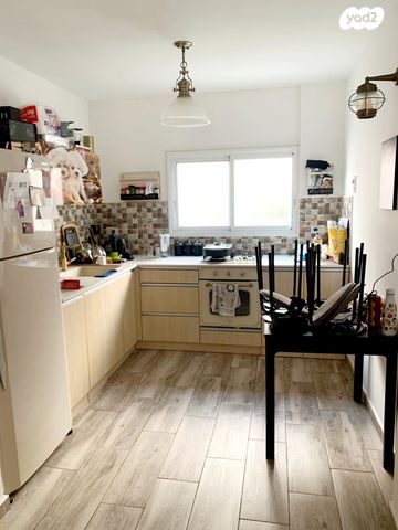 דירה, ביאליק 7, לב העיר, בת ים