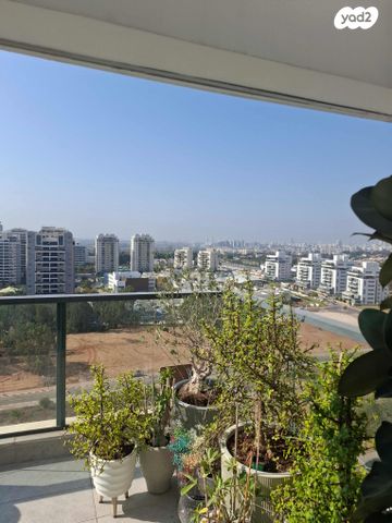 גג/ פנטהאוז, שדרות האלונים 20, פארק המושבה, באר יעקב