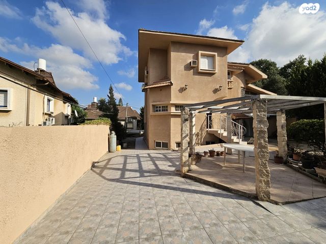 בית פרטי/ קוטג', הנוטר 10, מרכז פרדס חנה, פרדס חנה כרכור