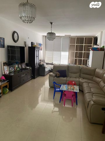 דירה, הפועל 12, לב העיר, בת ים