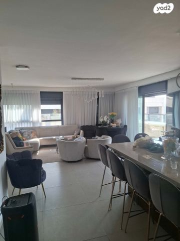 שדרות האלונים 20