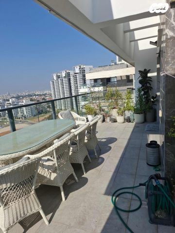 גג/ פנטהאוז, שדרות האלונים 20, פארק המושבה, באר יעקב