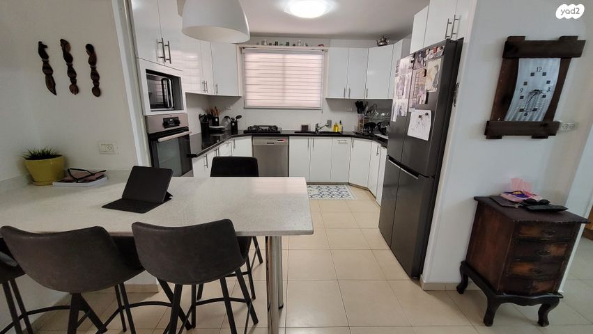 בית פרטי/ קוטג', השמינית 7, כלי שיר, מעלה אדומים