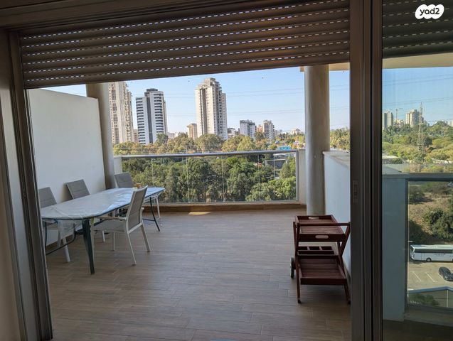 דירה, שדרות בן גוריון 52, בנות חיל, ראשון לציון