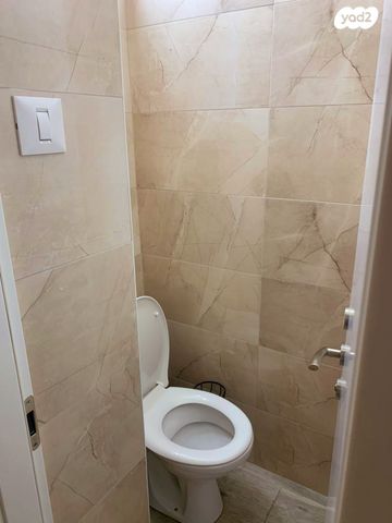 דירה, ביאליק 7, לב העיר, בת ים