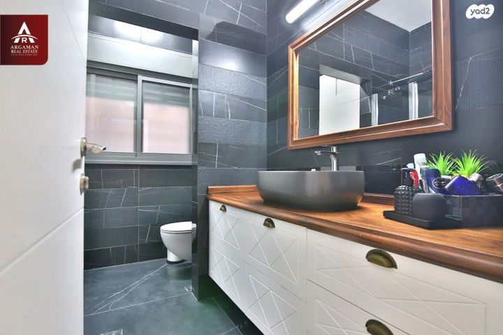 דירת גן, האורנים 17, מרכז העיר, סביניה, הוותיקה, קרית ביאליק