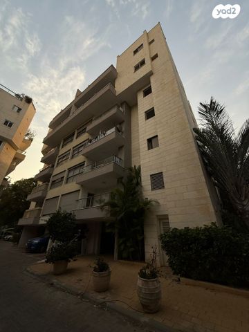 דירה, קרן היסוד 21, קרית ויצמן, רעננה