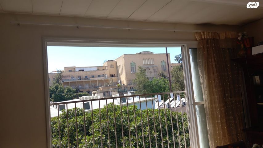 דירה, הרב הלפרין 1, הפועל המזרחי ד', שיכון ד', בני ברק