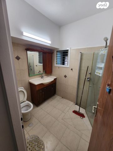 דירה, קידוש השם 20, רמב"ם, ראשון לציון