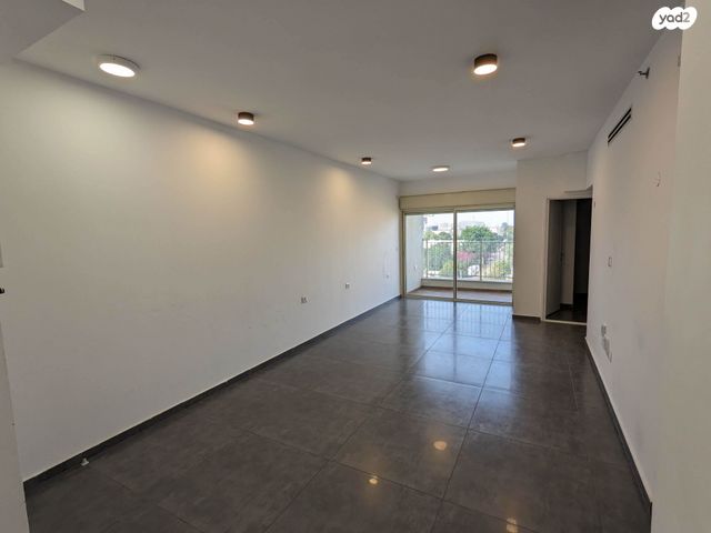 דירה, כוכבי יצחק 7, שפירא, תל אביב יפו