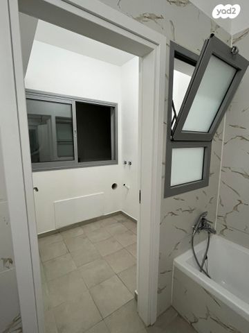 דירה, אריאל שרון 1, נווה שרון / שער העיר, נתיבות