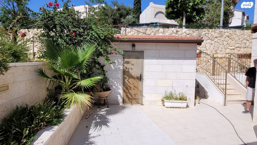 בית פרטי/ קוטג', השמינית 7, כלי שיר, מעלה אדומים