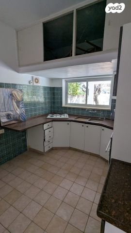 דו משפחתי, קרן היסוד 39, הרצל, באר יעקב