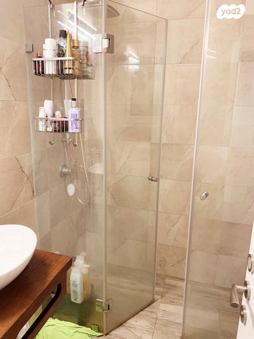 דירה, ביאליק 7, לב העיר, בת ים