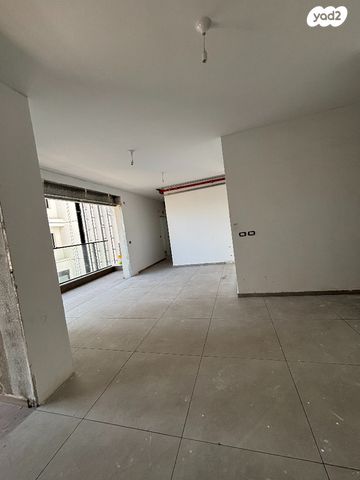 דירה, השר רבינוביץ 3, הנביאים, בת ים