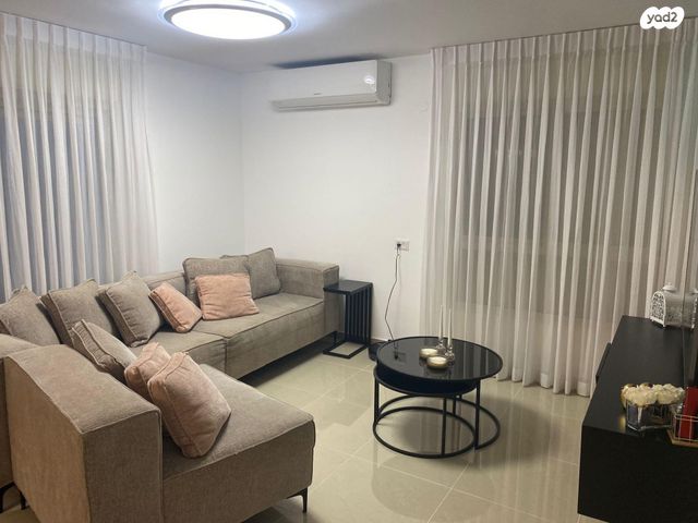 גג/ פנטהאוז, הלוח העברי 7, נווה הדרים, אשקלון