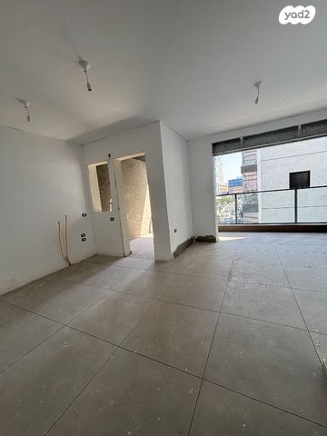 דירה, השר רבינוביץ 3, הנביאים, בת ים