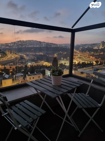 גג/ פנטהאוז, צונדק 10, רמות, ירושלים
