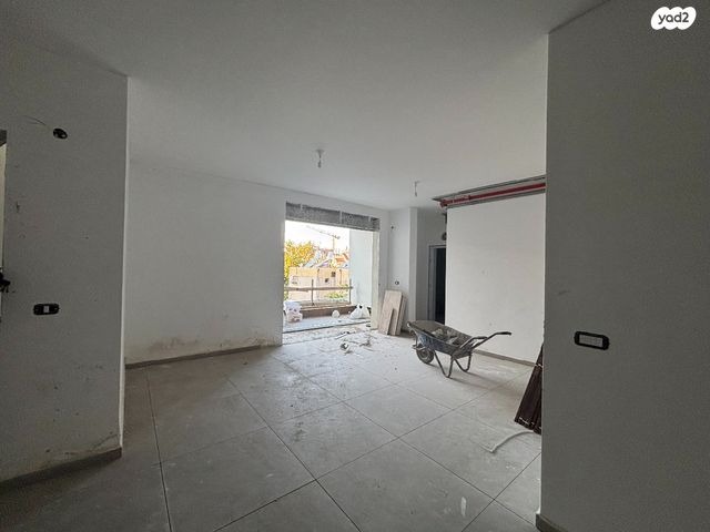 דירה, השר רבינוביץ 3, הנביאים, בת ים