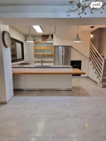 גג/ פנטהאוז, צונדק 10, רמות, ירושלים