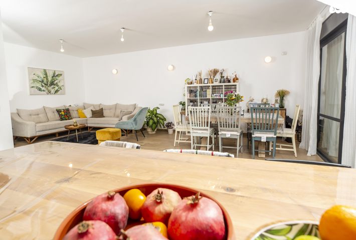 דו משפחתי, החבצלת 15, עלי, עלי